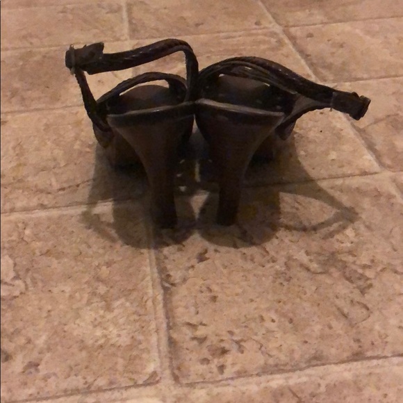 Heels - Picture 2 of 3